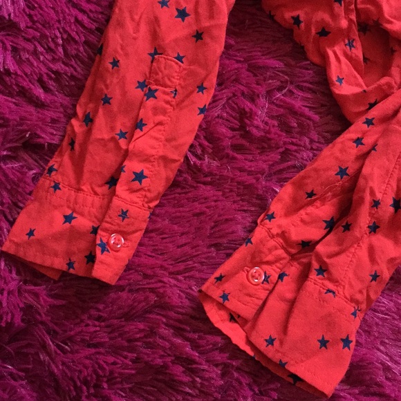 Old Navy red starry semi-button down top 💫 - Picture 8 of 12